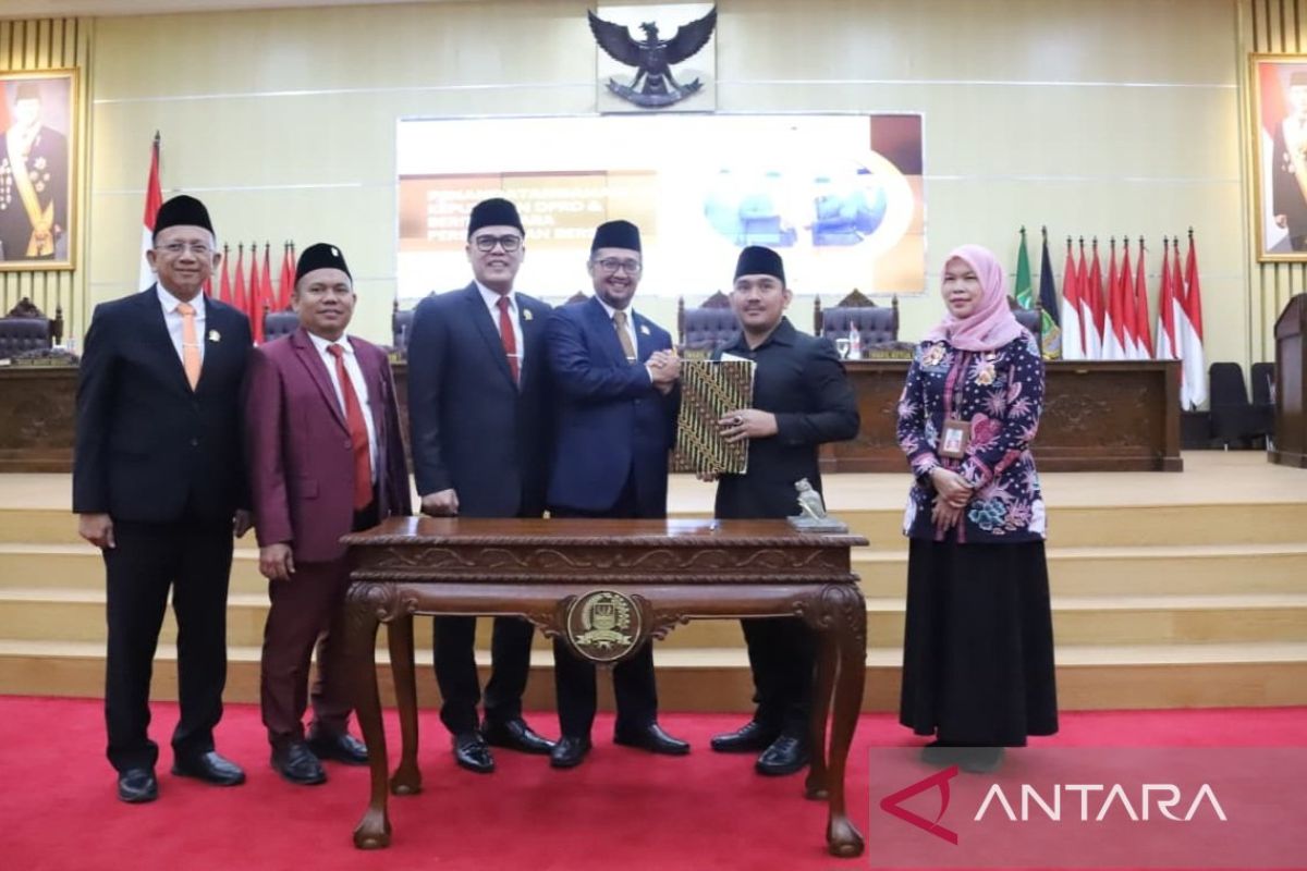 DPRD_Bekasi_Sahkan_APBD_Perubahan_2025