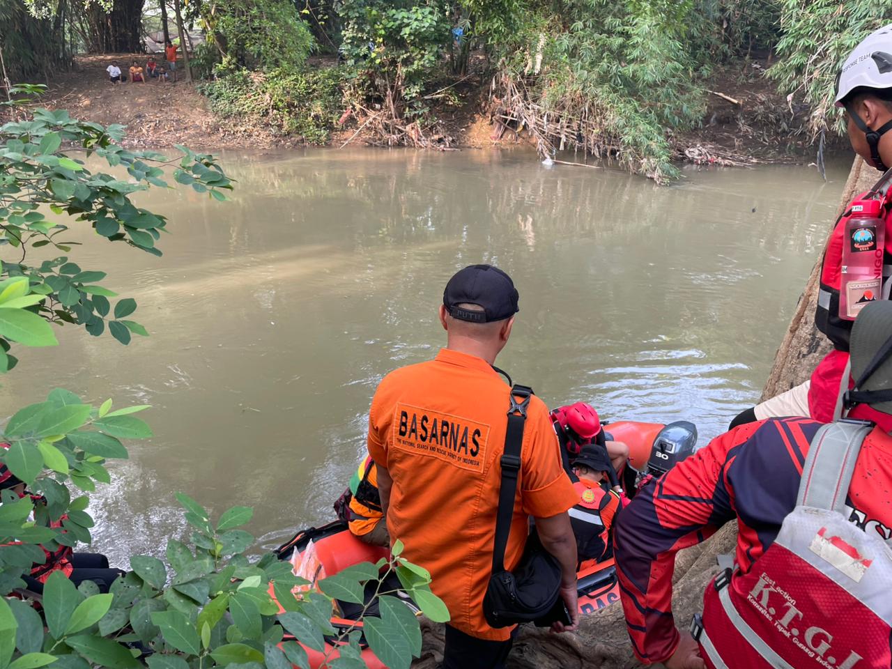 Tragedi Kali Cikarang Dua Anak Ditemukan Meninggal, Pencarian Satu Korban Berlanjut