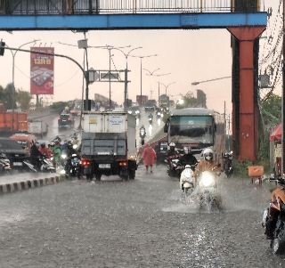 Prakiraan Cuaca Kamis 12 Desember 2025 Kota Bekasi, BMKG: Hujan Ringan hingga Malam